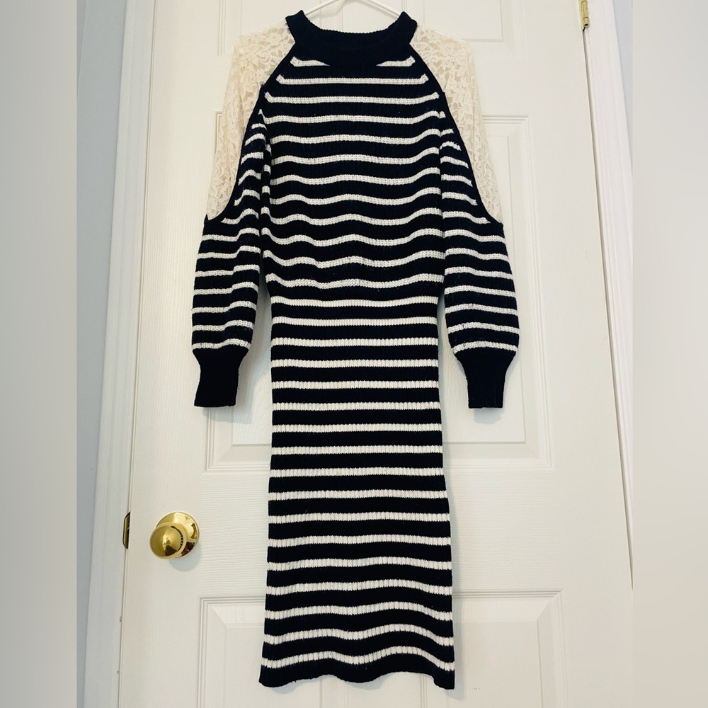 In's lace wool sweater dress